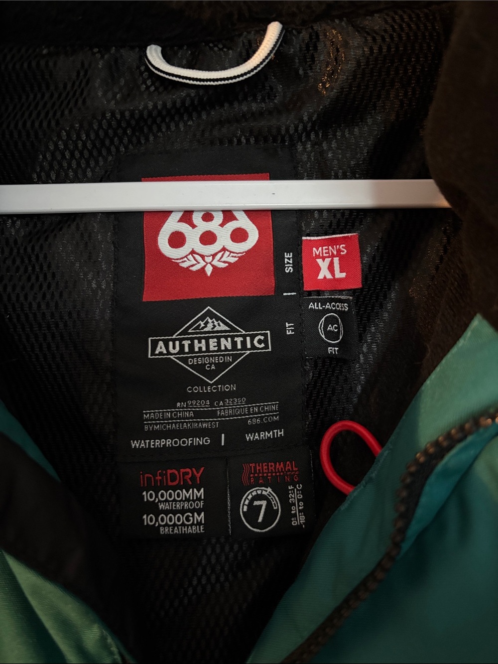 686 Authentic Class Insulated Jacket - Picture 2 of 16